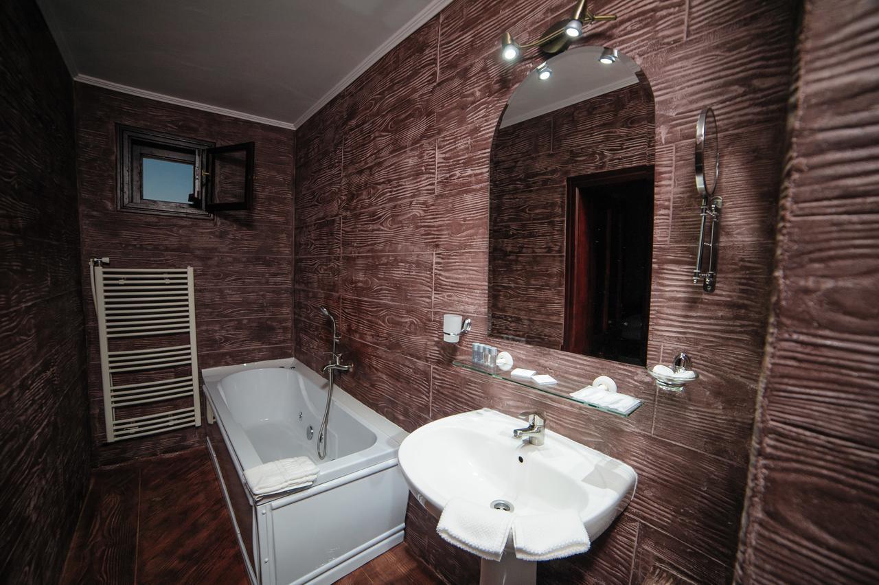 Hotel Gala Oradea Extérieur photo