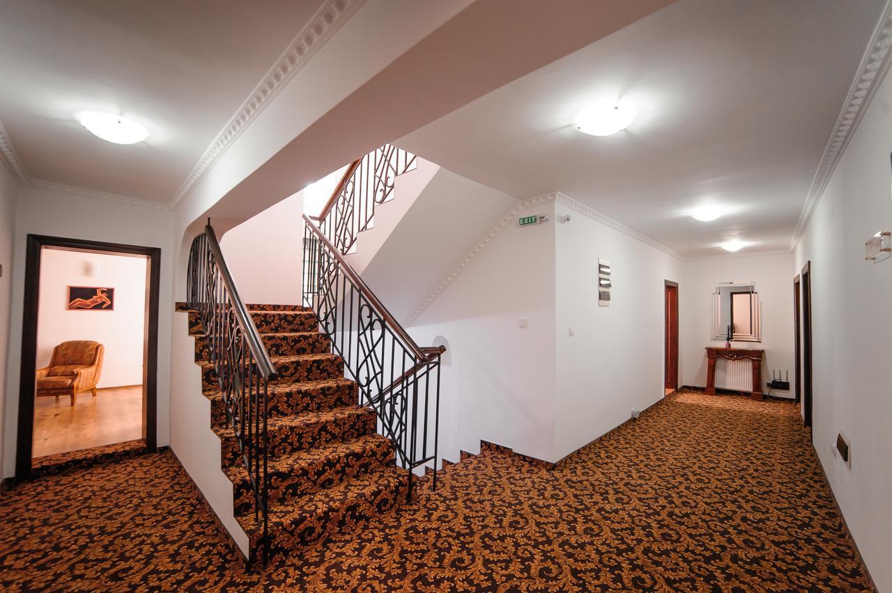 Hotel Gala Oradea Extérieur photo