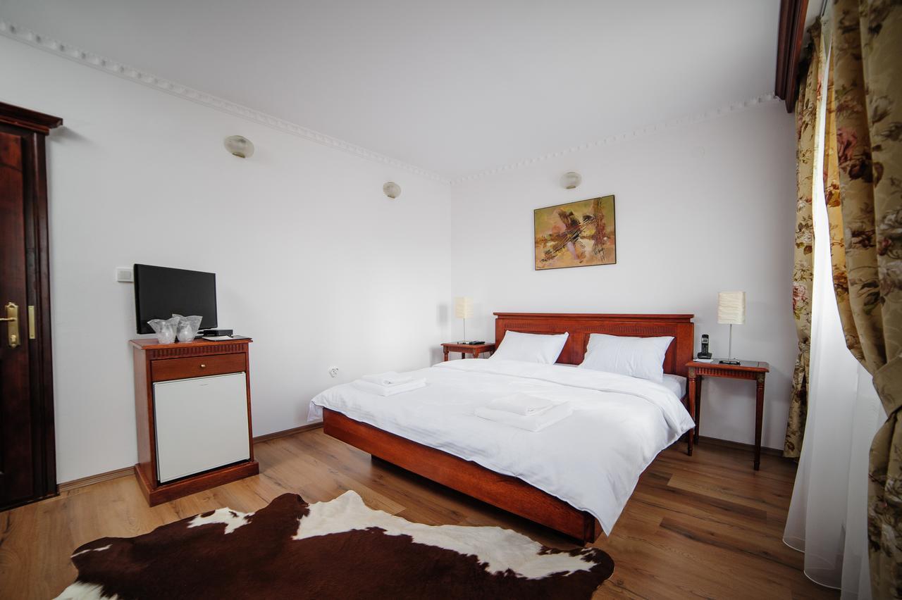 Hotel Gala Oradea Extérieur photo