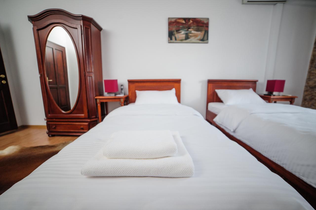 Hotel Gala Oradea Extérieur photo