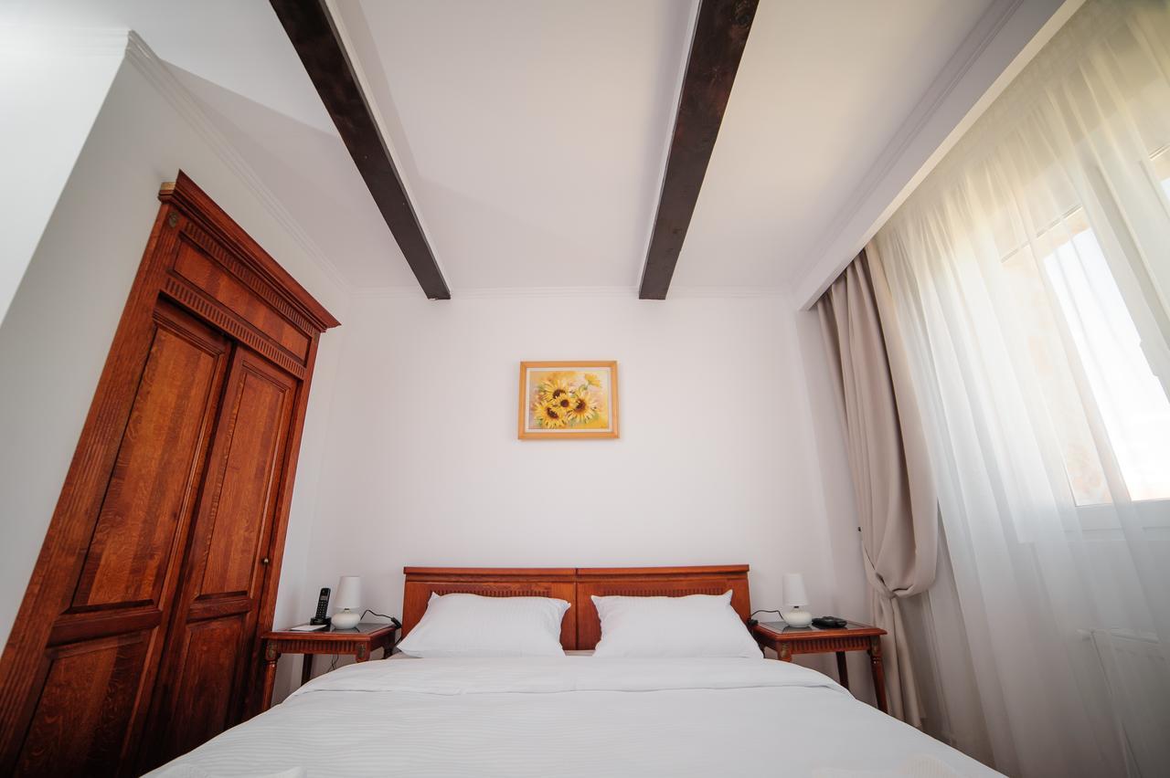 Hotel Gala Oradea Extérieur photo